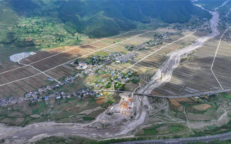 媒体聚焦 | 安宁河谷，，，，，沃土新生！ 土地集团获媒体点赞