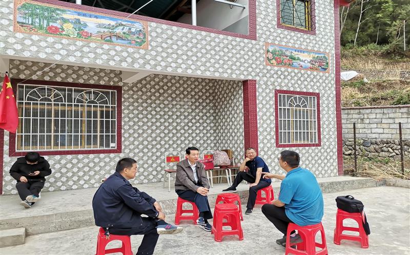 落实扶贫工作   心系脱贫一线