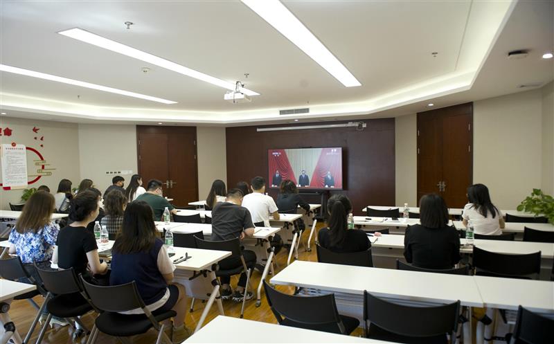 蜀通建设集团团委组织收听收看庆祝中国共产主义青年团成立100周年大会