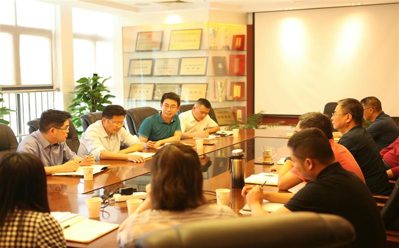 省自然安博电竞投资集团党委委员、副总经理徐锡惠一行到中成集团调研指导工作