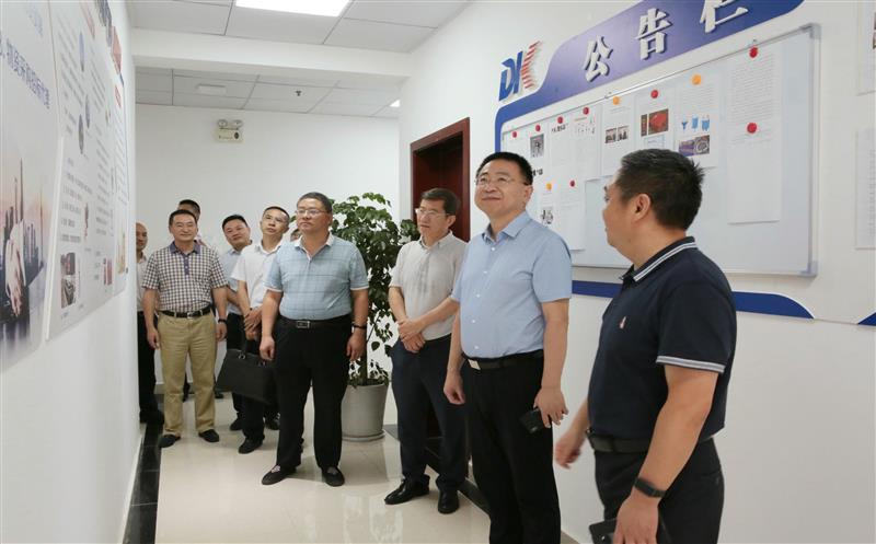 江涛在地矿物资公司送清凉时强调：聚焦目标  全力以赴  拼经济 抓发展