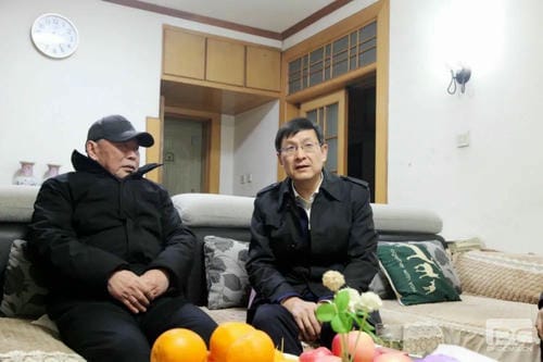 四川安博电竞领导班子春节前夕看望离退休老干部