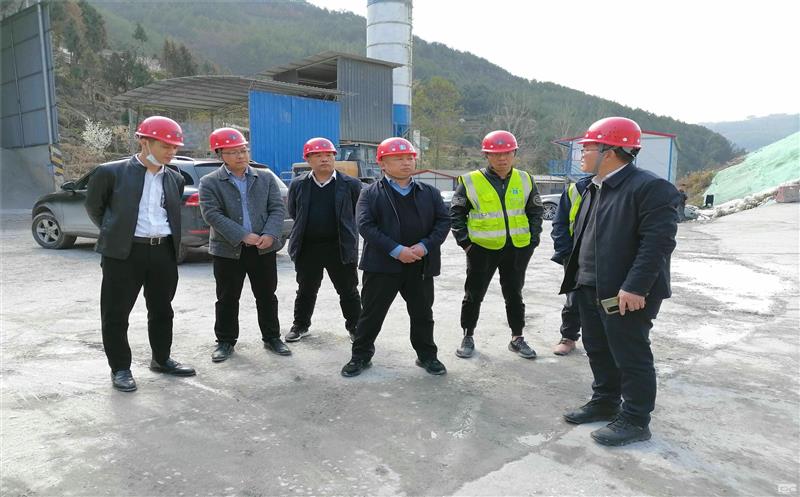 核西南建设集团公司胡鹤鸣督导检查南江鹿角垭隧道项目安全生产工作