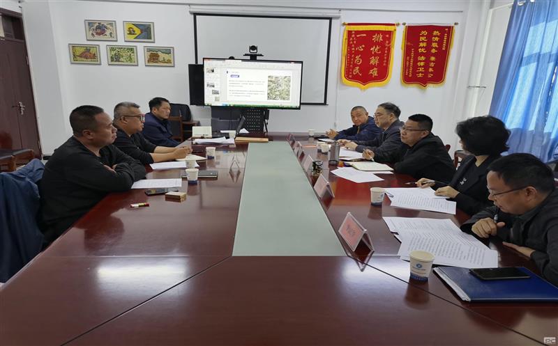 地勘院院长侯立平带队考察青河县矿产安博电竞情况