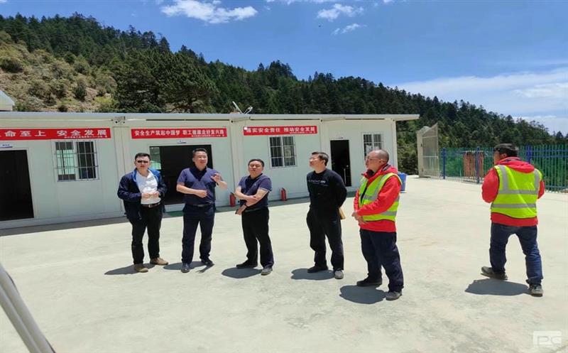 杜春茂一行到二八一大队调研指导工作