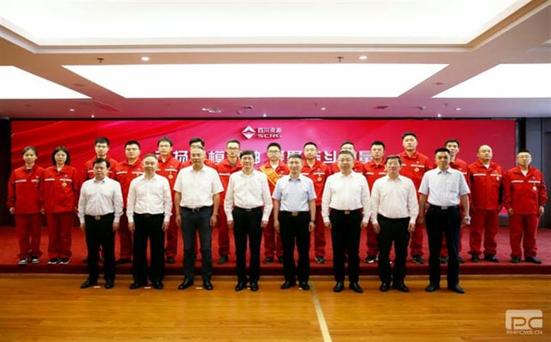 弘扬劳模精神 凝聚奋进力量 | 集团召开劳模座谈会