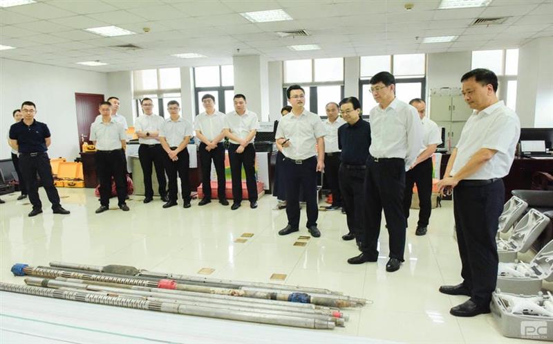 徐志文在物探院调研时强调：打造“金刚钻”，，，，，，，，服务“大产业”