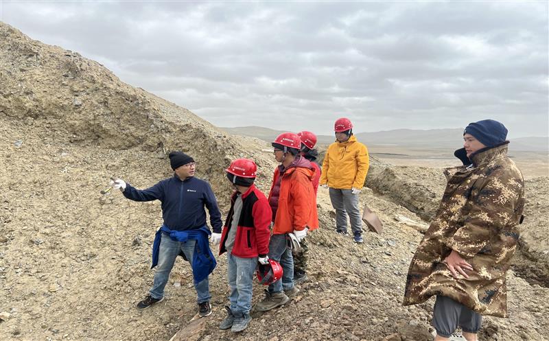 安全检查守底线 走访慰问送温暖