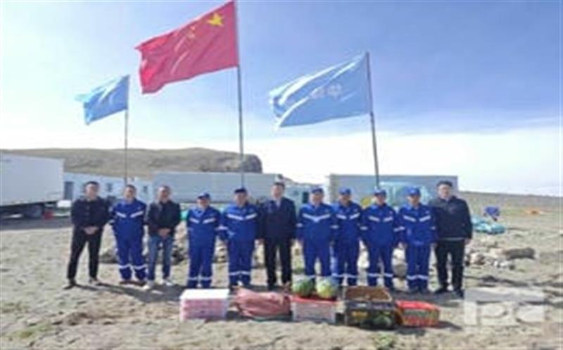 理想主义的勘探者奋斗在浪漫主义的山海里 ——华锋钻探领导带队前往纳木错湖泊钻探项目开展调研和慰问工作