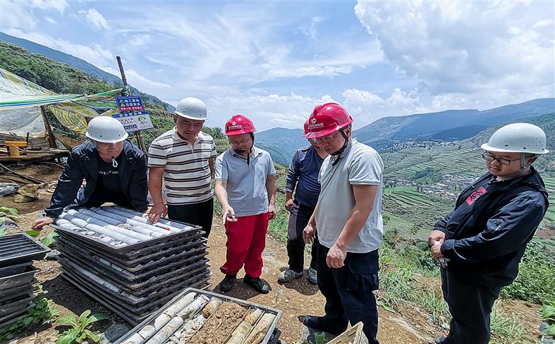 攀西公司攀西矿产领导到项目现场开展质量和安全检查