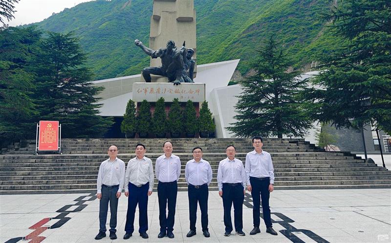 泸定桥头忆红军，，，，，长征精神代代传 ——测绘公司党委理论中心组赴泸定桥红军纪念馆集中学习