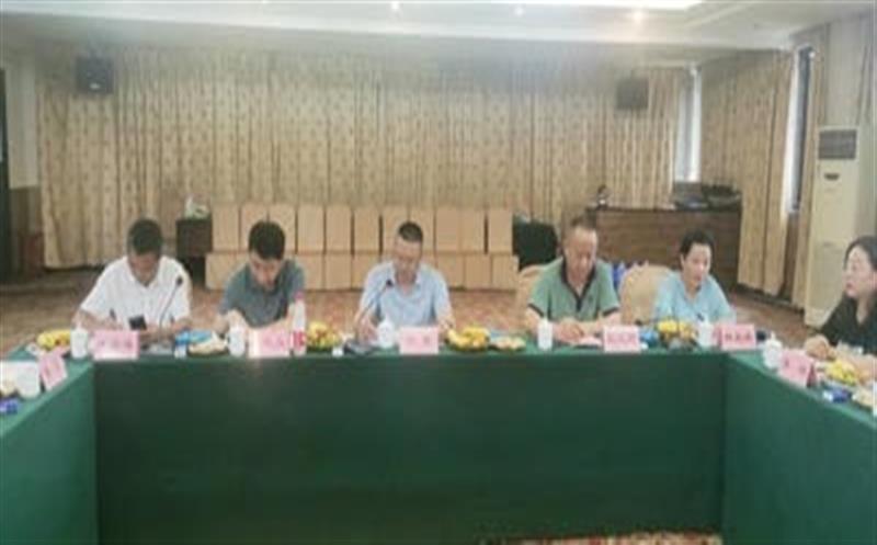 区调队（容大集团）举行“增强爱国情怀?弘扬军人精神”庆祝“八一”建军节座谈会