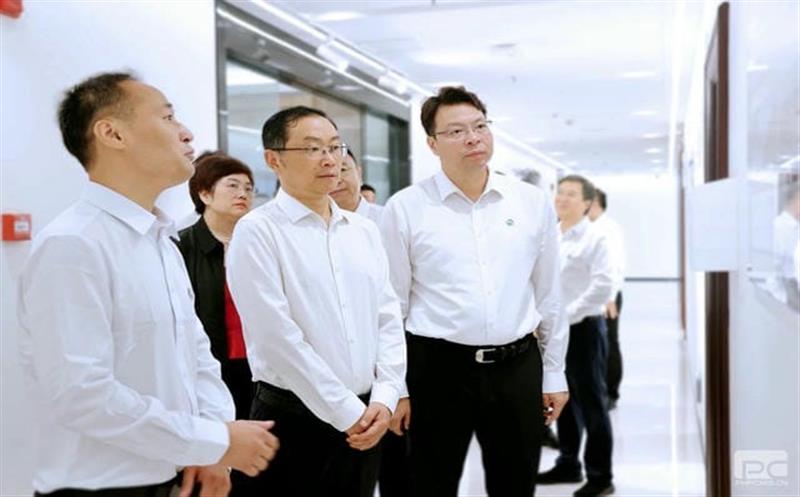 省人大常委会领导赴集团开展调研