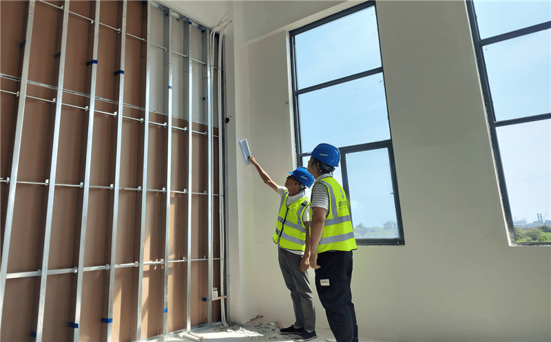 坚守一线战高温 齐心协力促发展——记产融发展一线员工们高温下的坚守