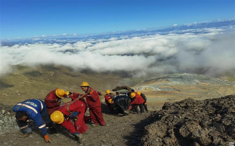 攻坚克难不怕难 越是艰险越向前